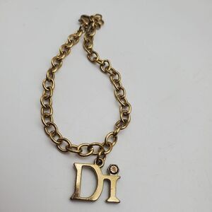 Diamond international with tiny diamond chip charm bracelet‎ B0306